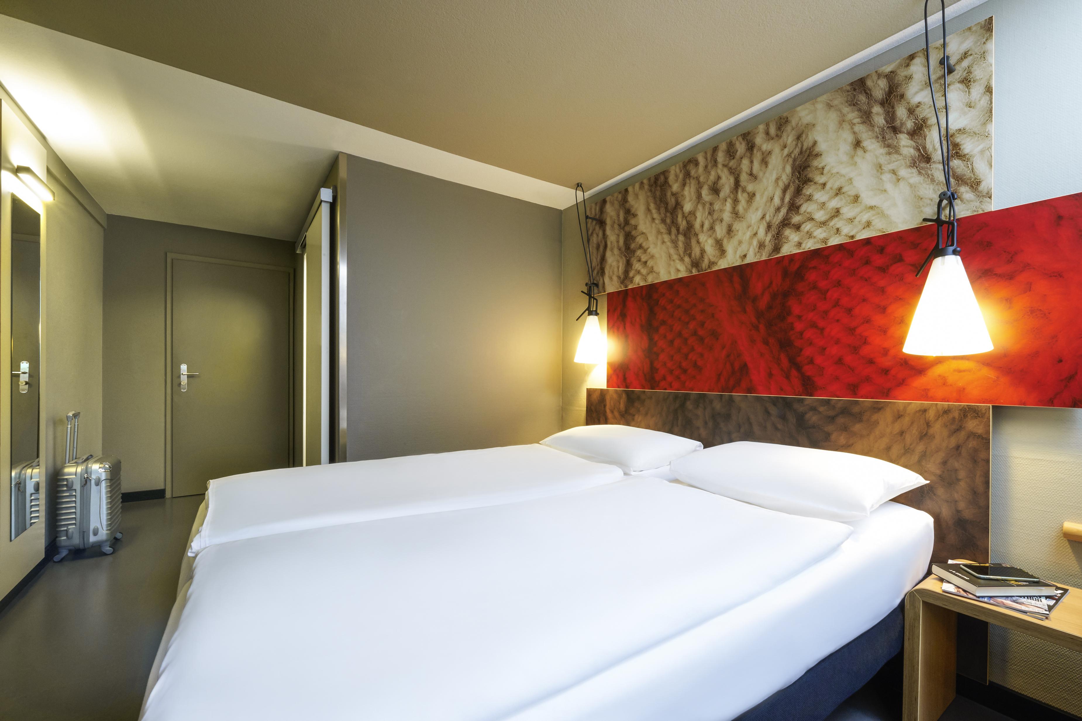Ibis Zuerich City West Esterno foto