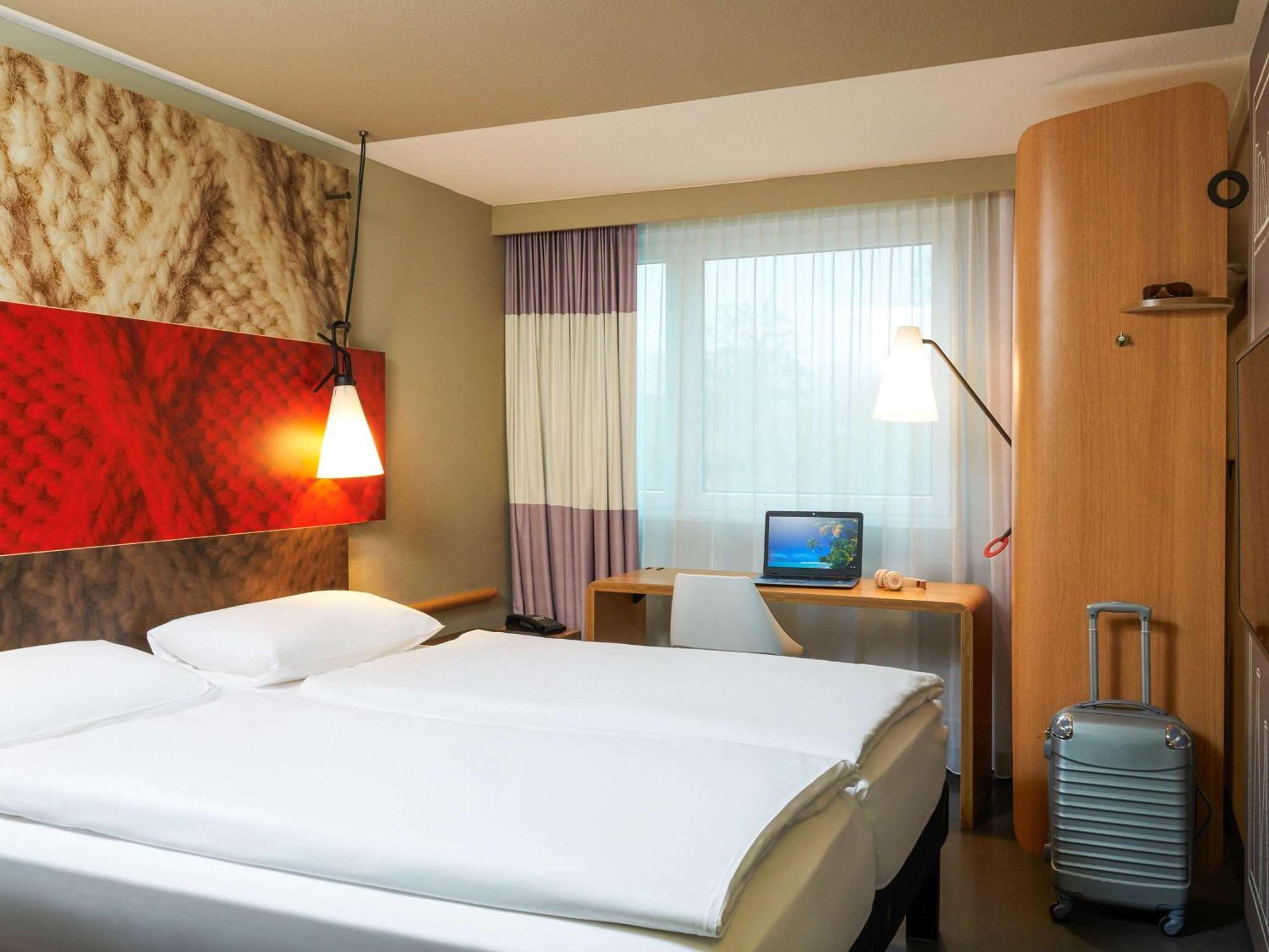 Ibis Zuerich City West Esterno foto